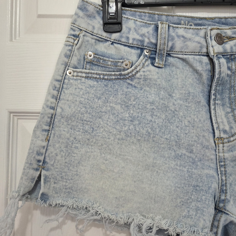 No Boundaries High Rise Raw Hem Distressed Denim Jean Shorts Size 6 Boho Summer - Picture 2 of 9